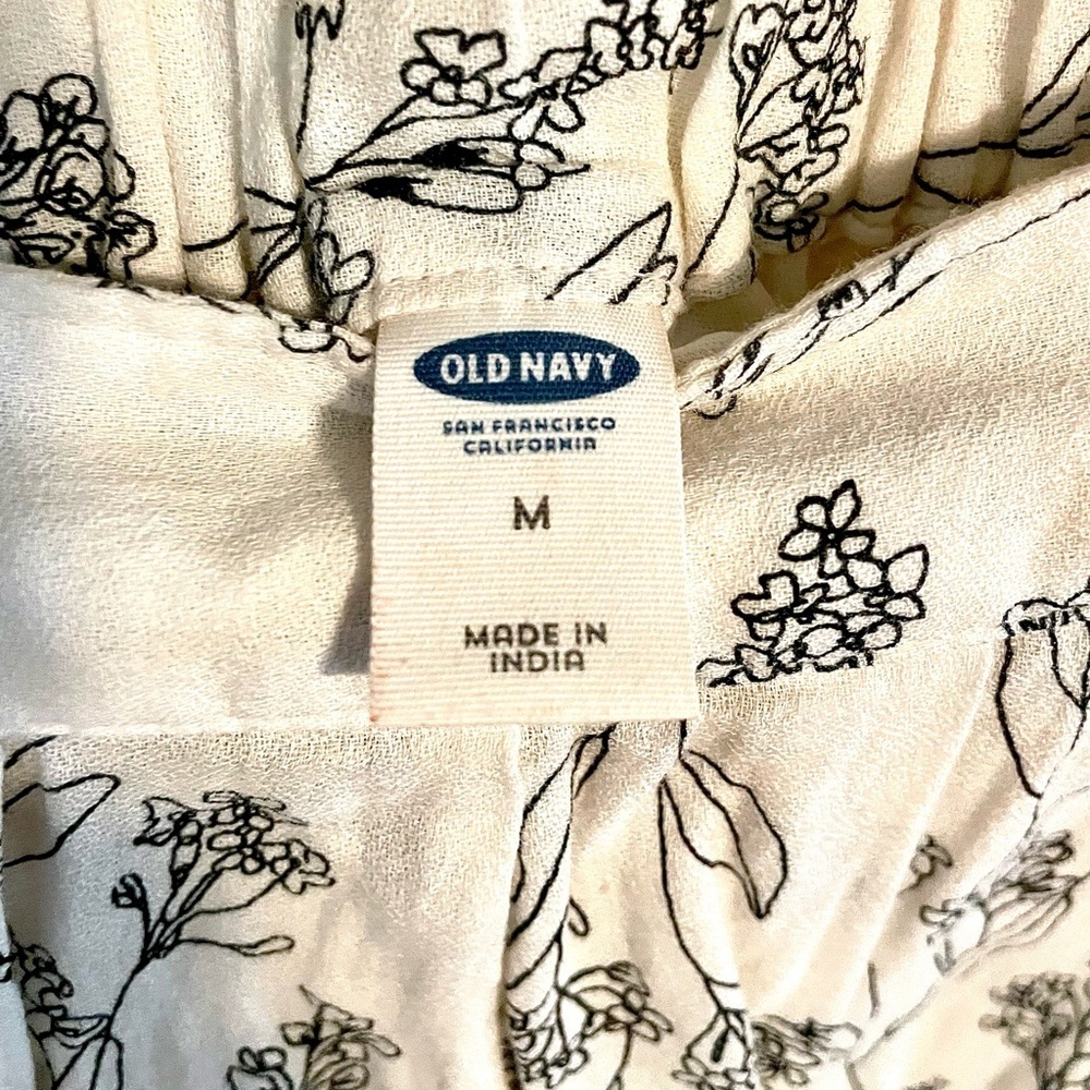 Old Navy Floral A-Line Skirt Black and Cream Medium Fully Lined Worn Once EUC - Picture 4 of 5